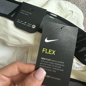 NIKE GOLF - NWT Nike Dri Fit Golf Pants Flex Men's
 (SLIMFIT) size 35x32 CREAM